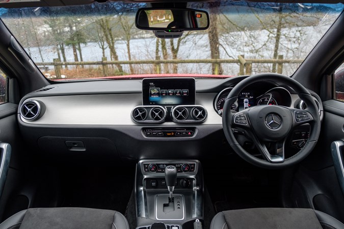 2018 Mercedes X-Class interior