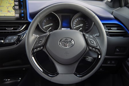 How To Drive A Toyota Hybrid Parkers The Instrument Panel In Toyota C Hr Makes Driving Efficiently Easier