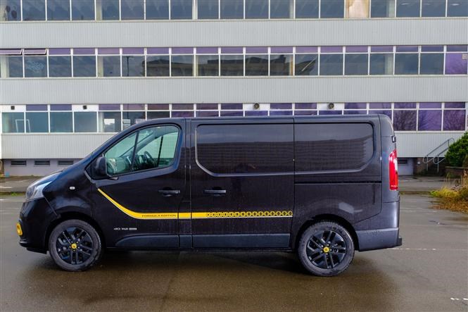 Renault Trafic van review (2014-on) | Parkers