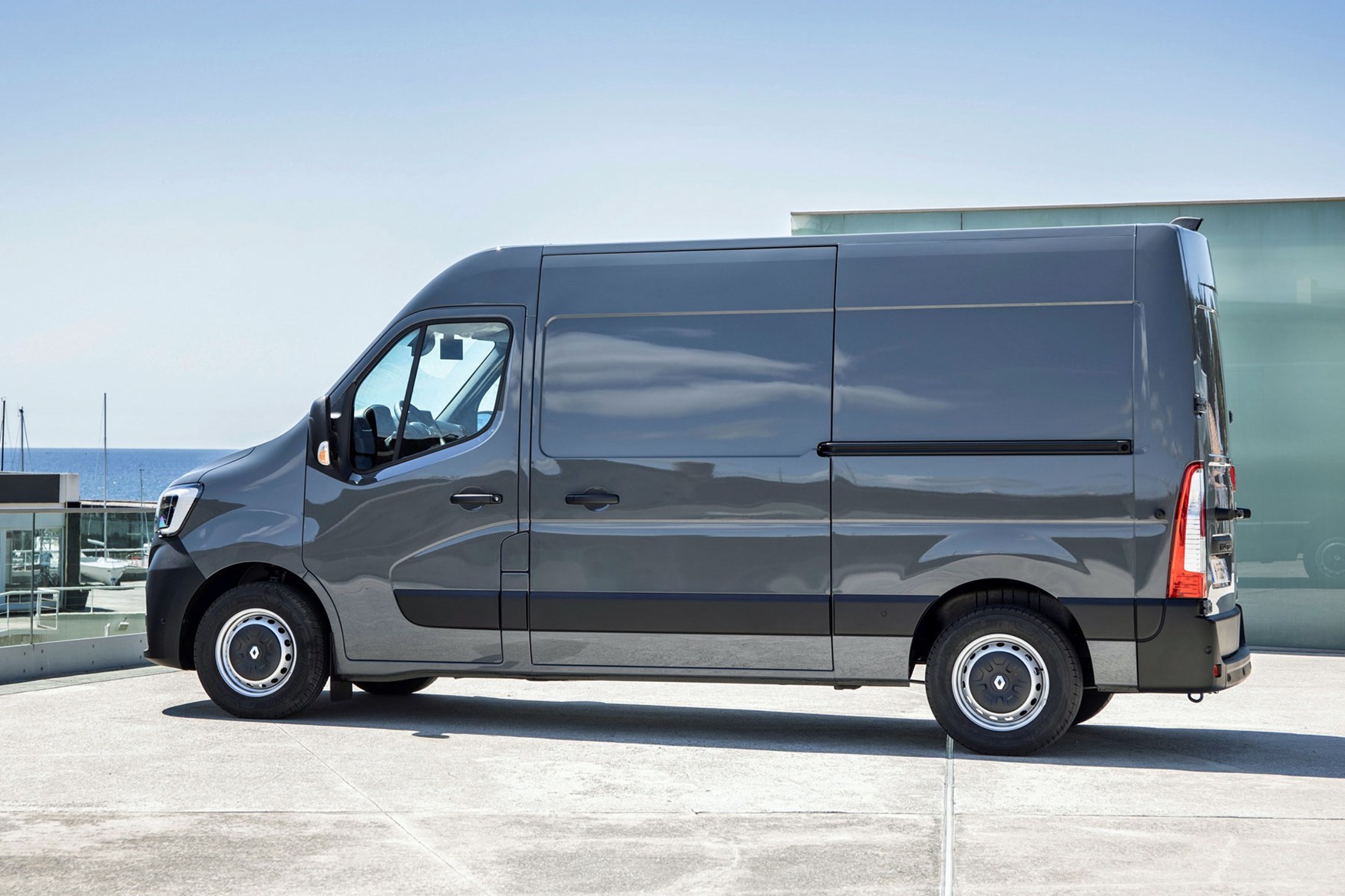 Renault Master review (2020) Parkers