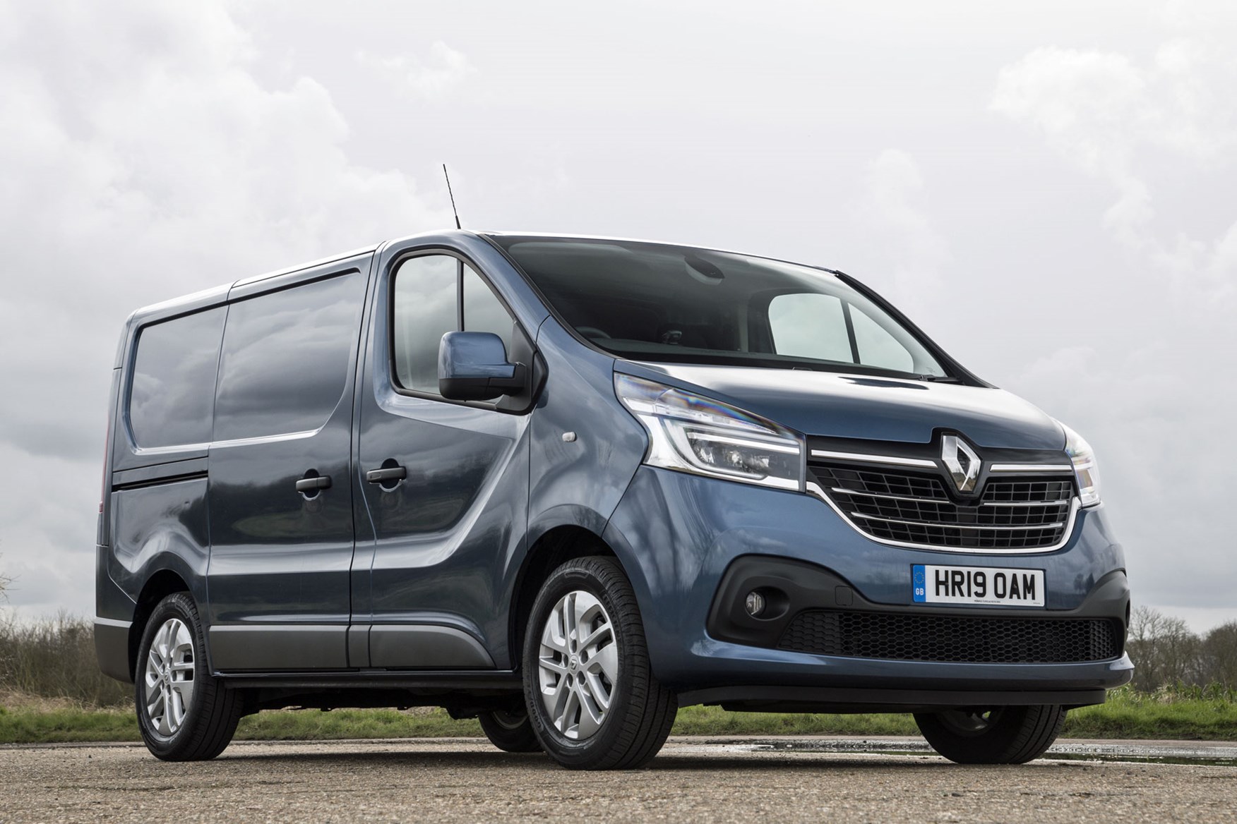 new renault trafic 2020