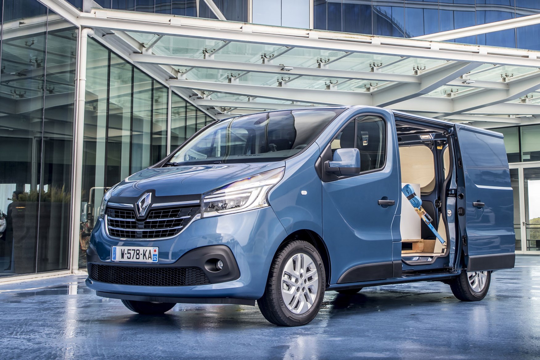 Renault trafic. Рено трафик 2021 новый. Рено трафик 2019. Renault Trafic новый. Новый Рено Trafic 2021.