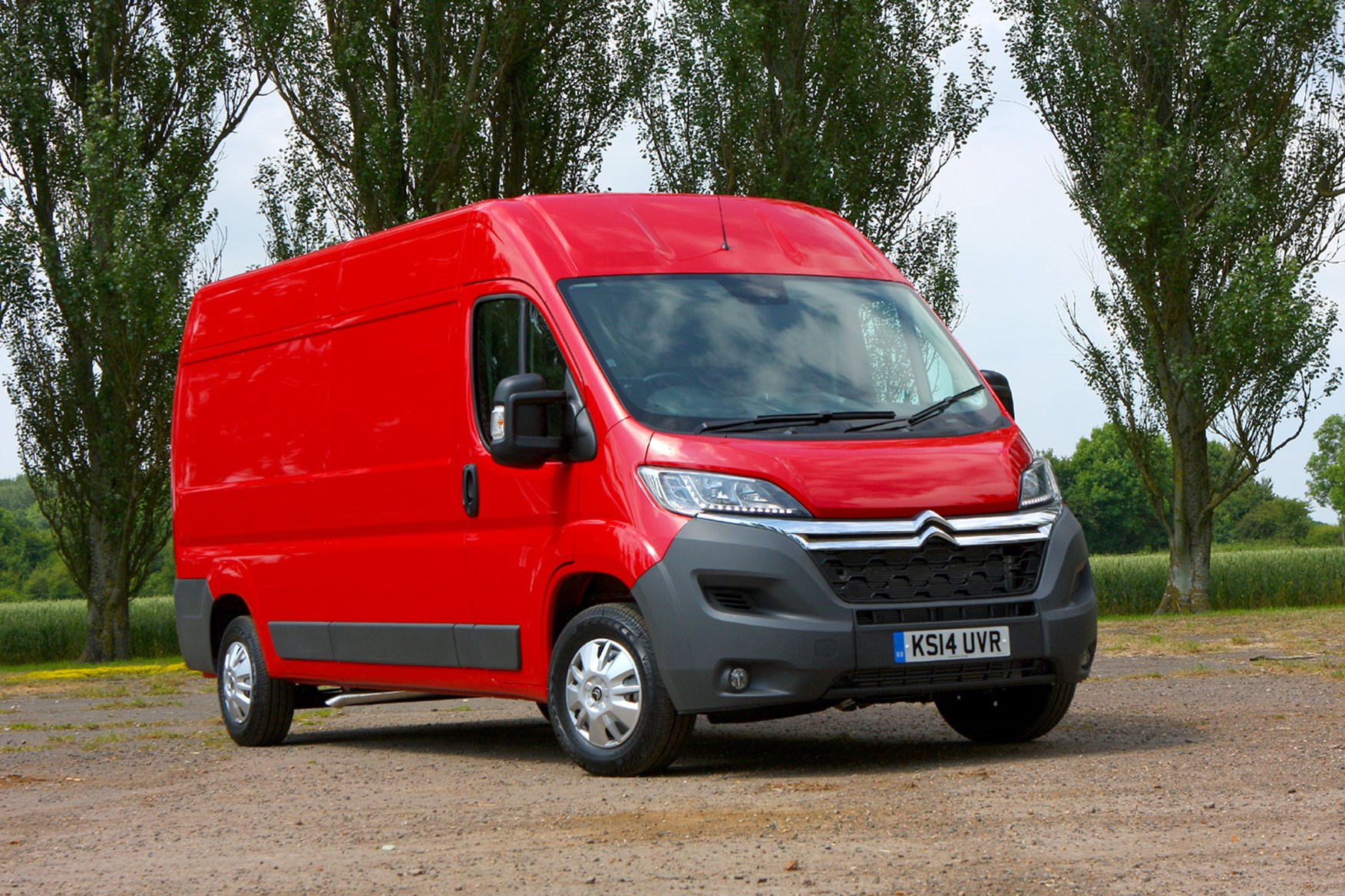 Citroen Relay 2.2 HDi 130 review - front view, red