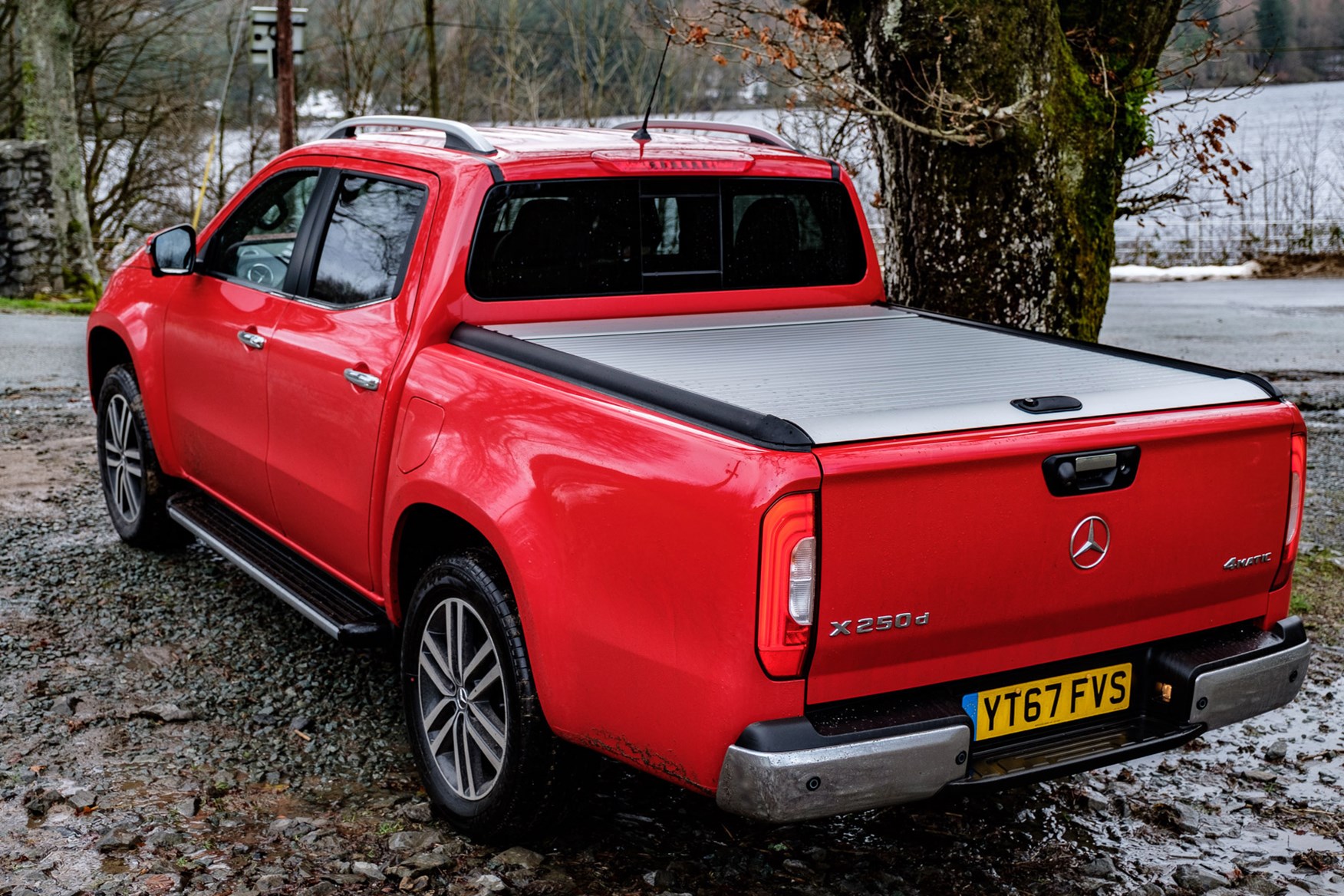 Mercedes-Benz X-Class full review on Parkers Vans - load area cover