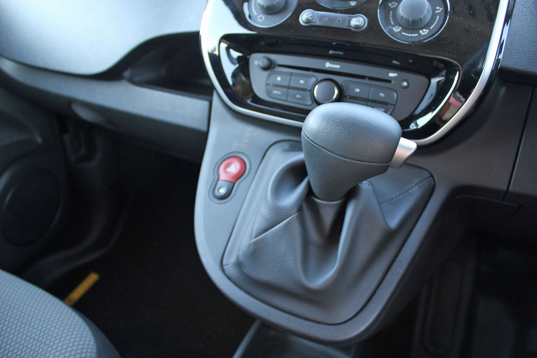 Renault Kangoo Formula Edition review - EDC automatic gearbox