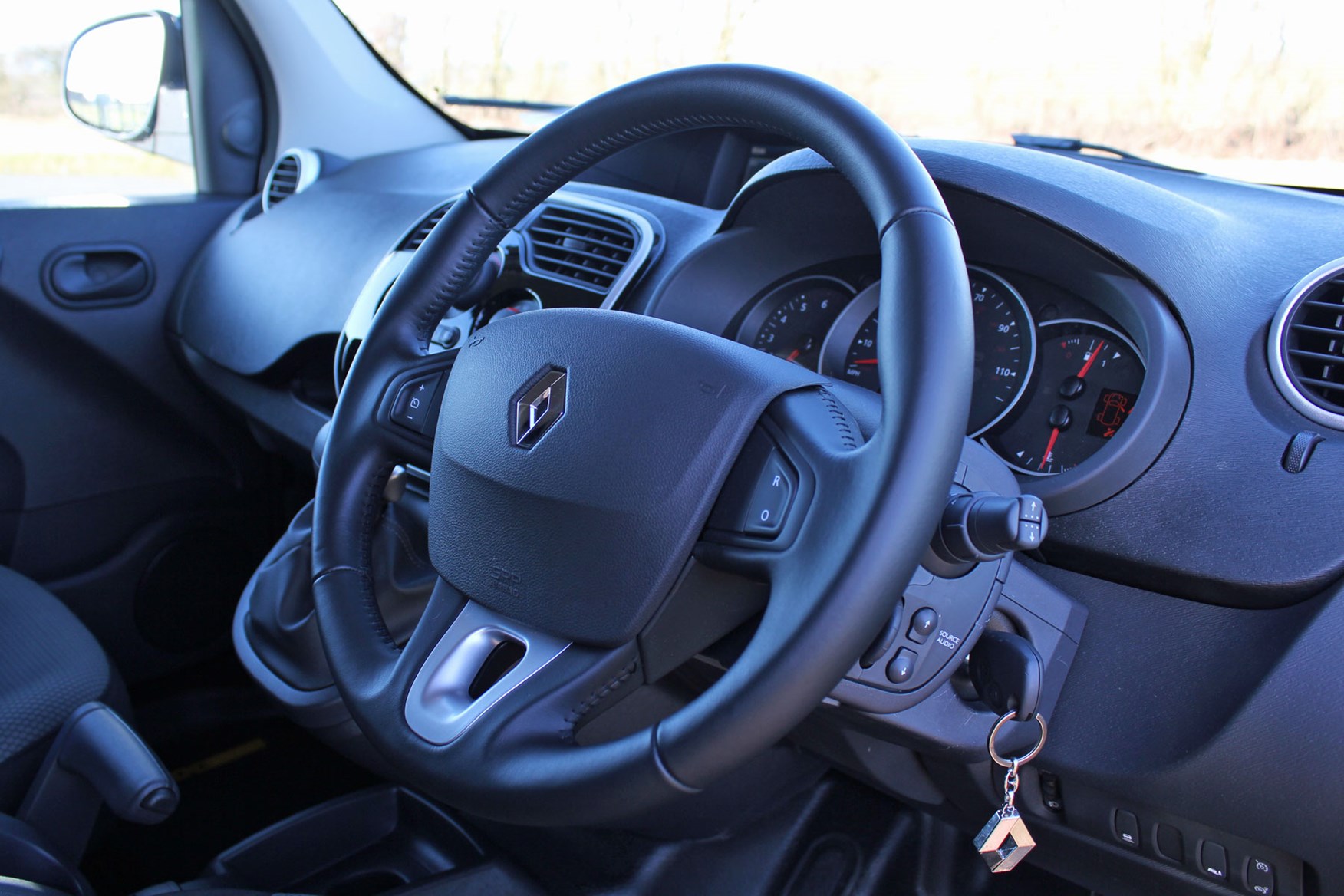 Renault Kangoo Formula Edition review - steering wheel and cab interior