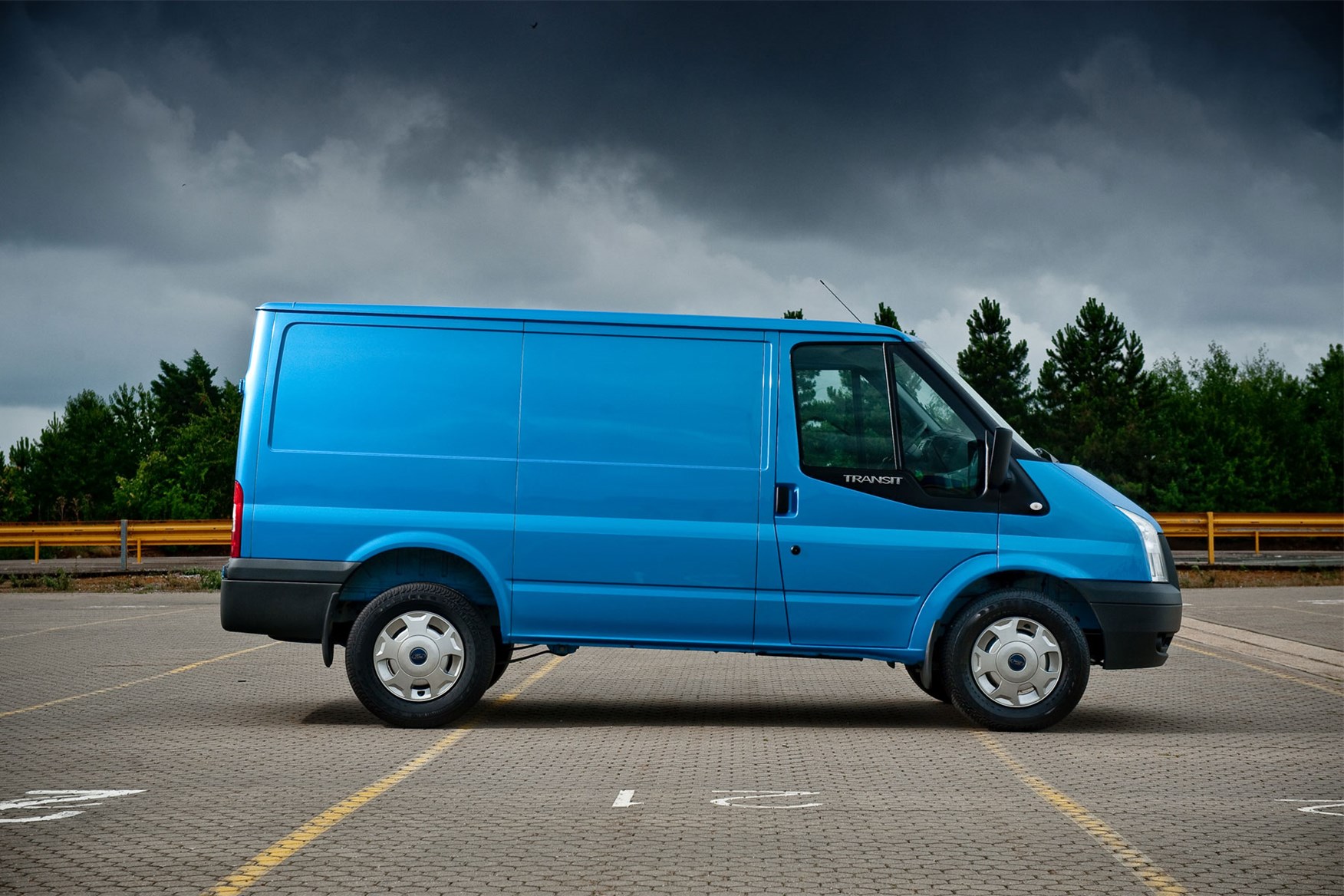 ford transit side view