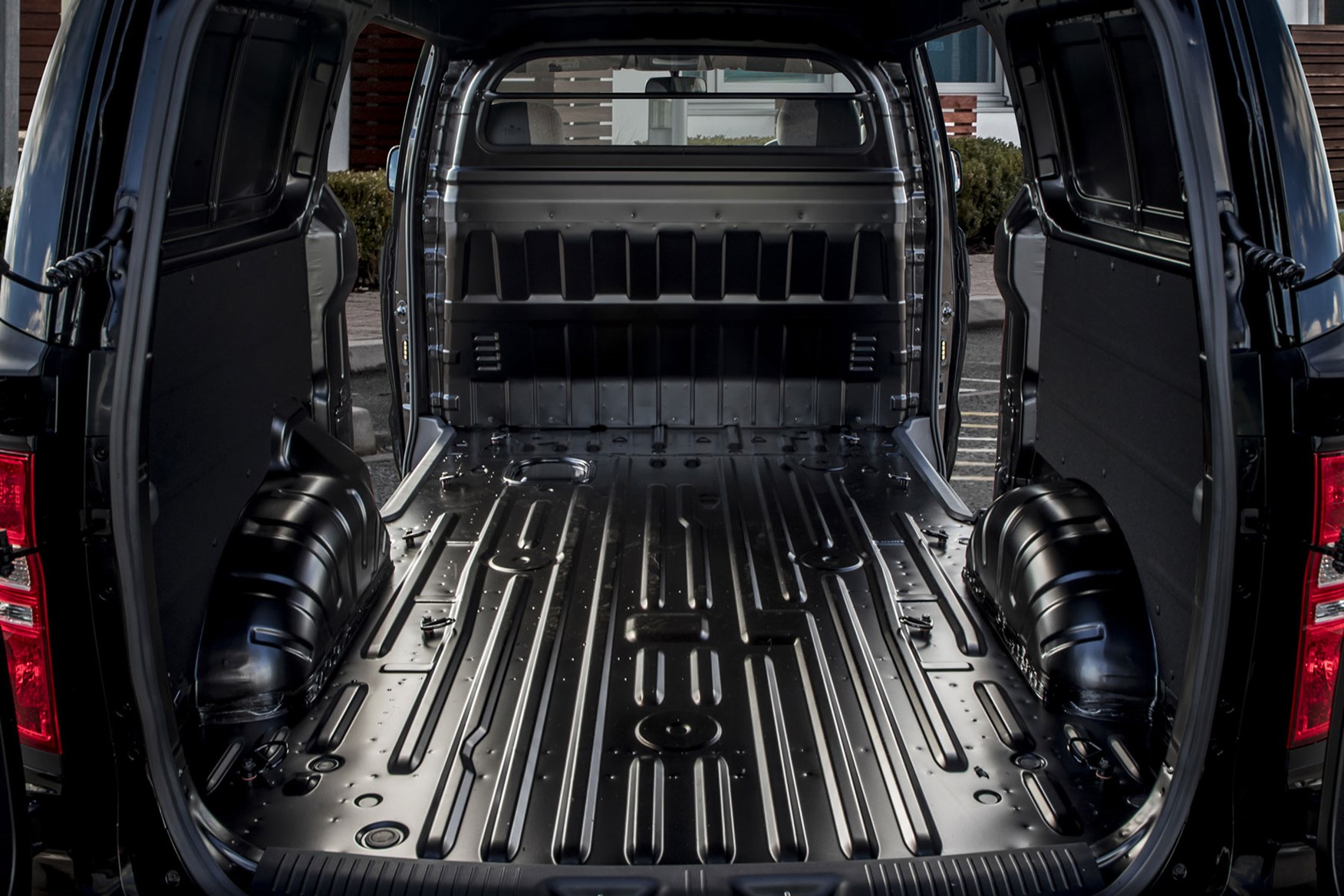 Hyundai iLoad load area, bare metal, 2018 facelift model