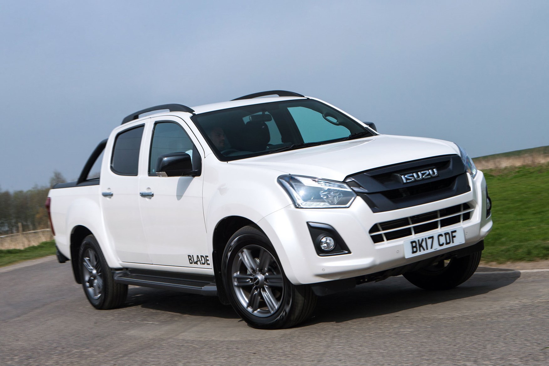 Isuzu d max фото