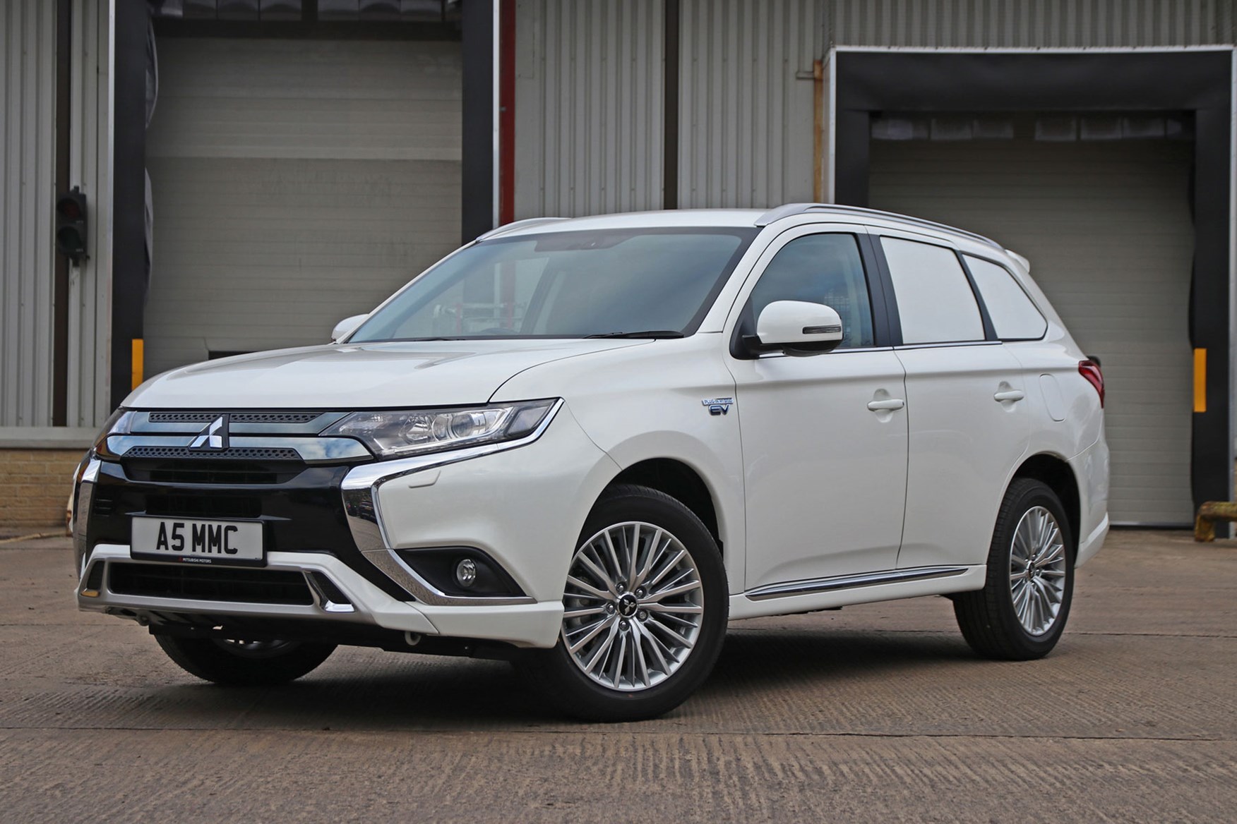 Mitsubishi Outlander Commercial 4x4 van review (2021