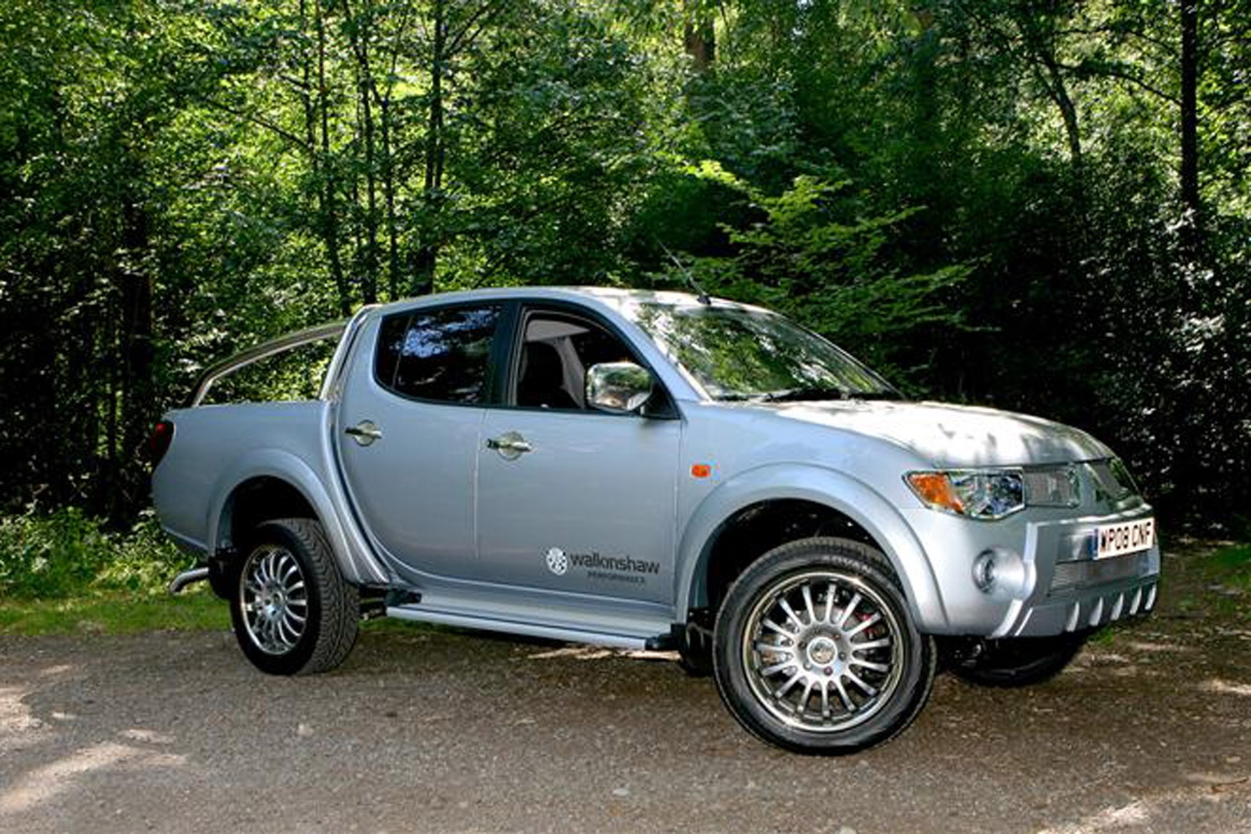 Mitsubishi l200 количество фреона