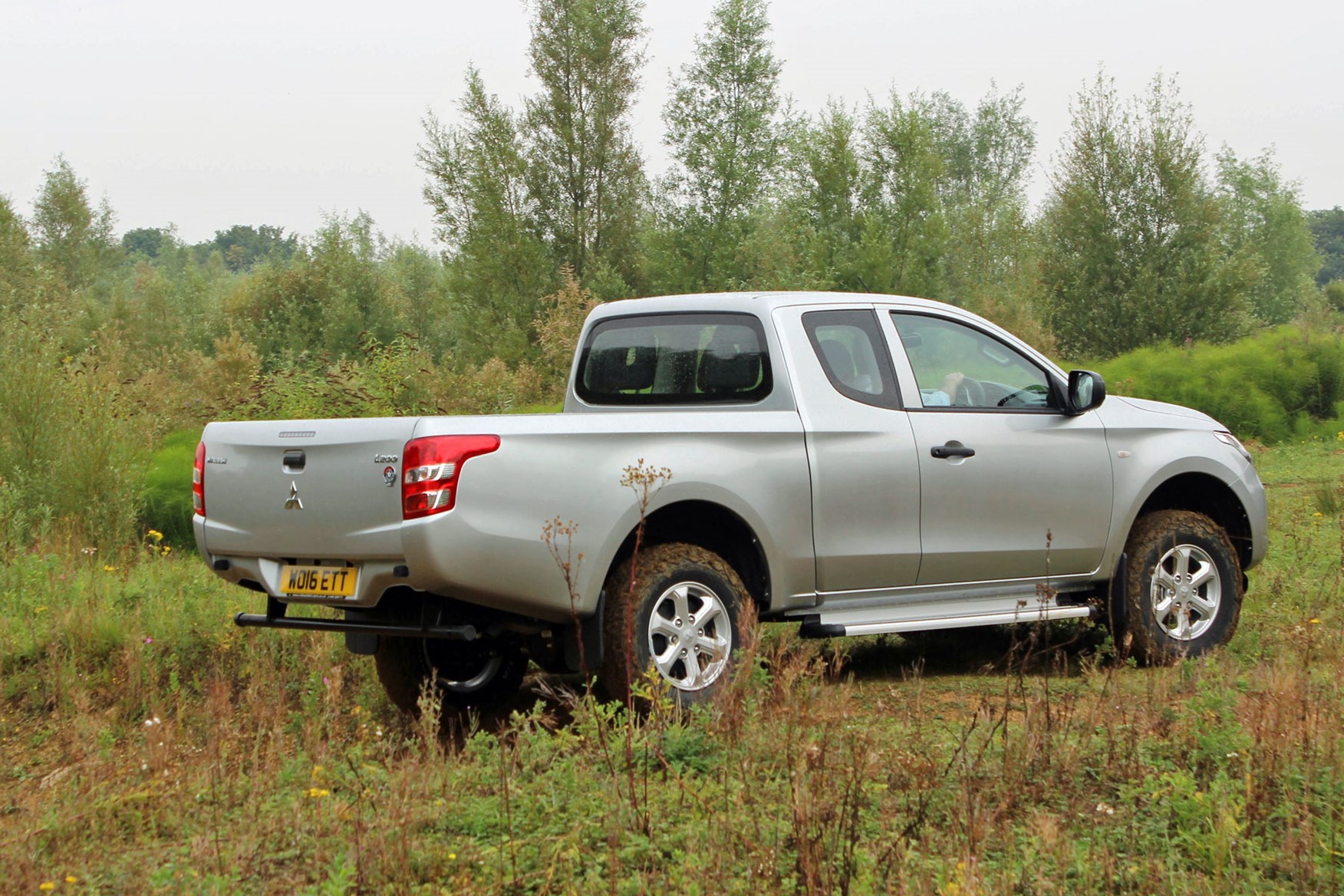 Mitsubishi L200 4Life Club Cab review - rear view, silver