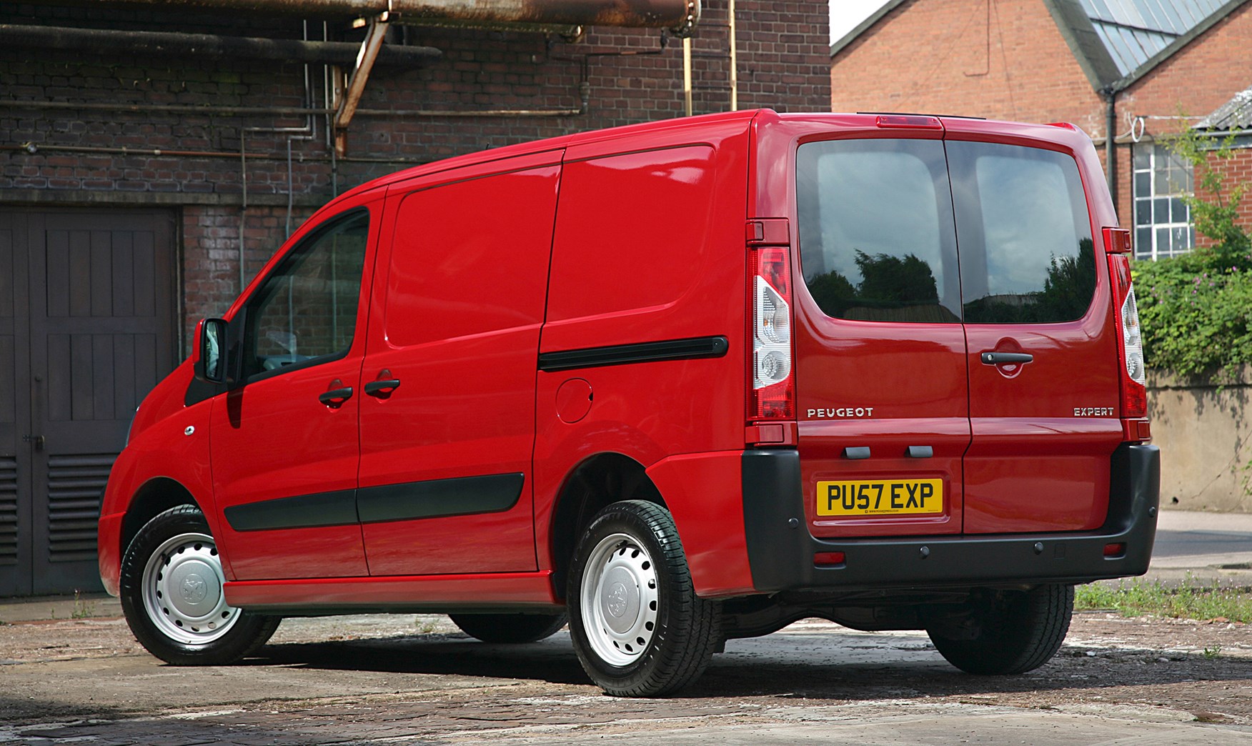 Peugeot Expert rear three quarters