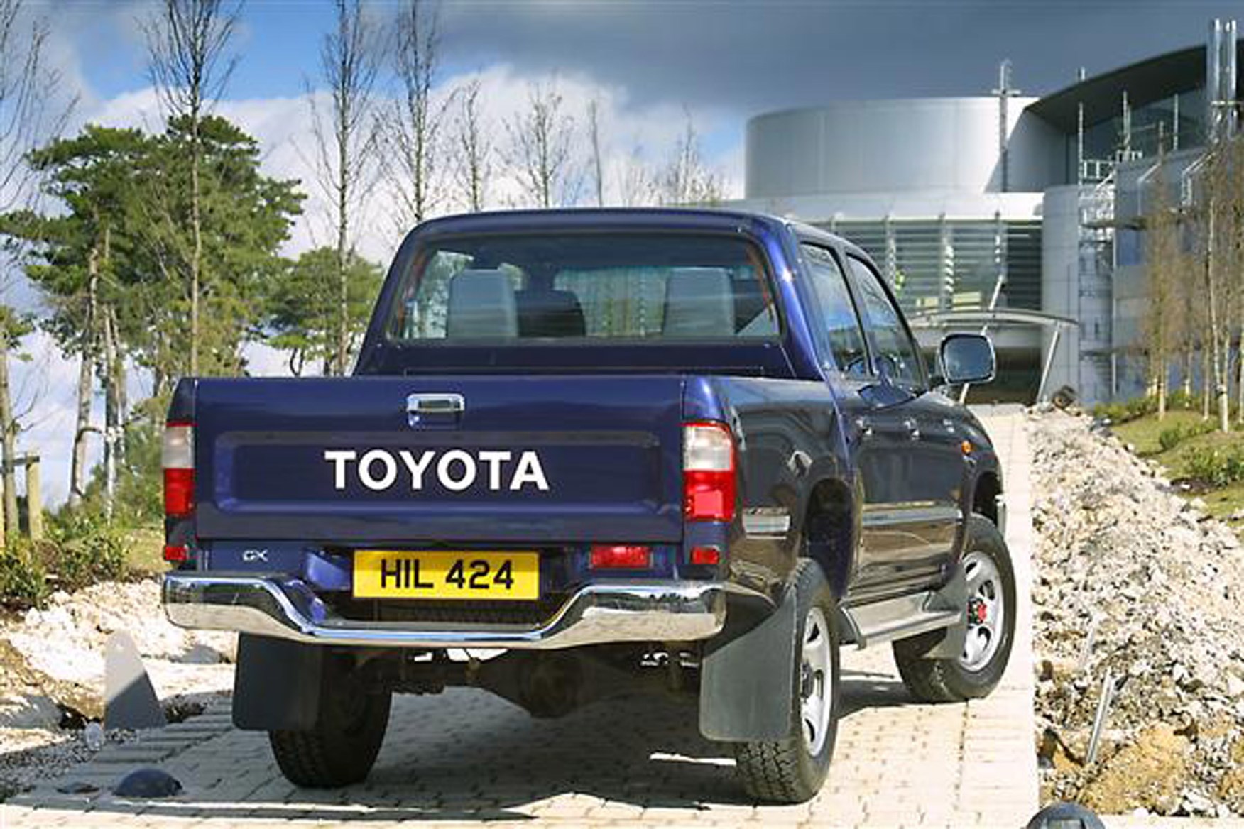 Toyota Hilux review on Parkers Vans - load area