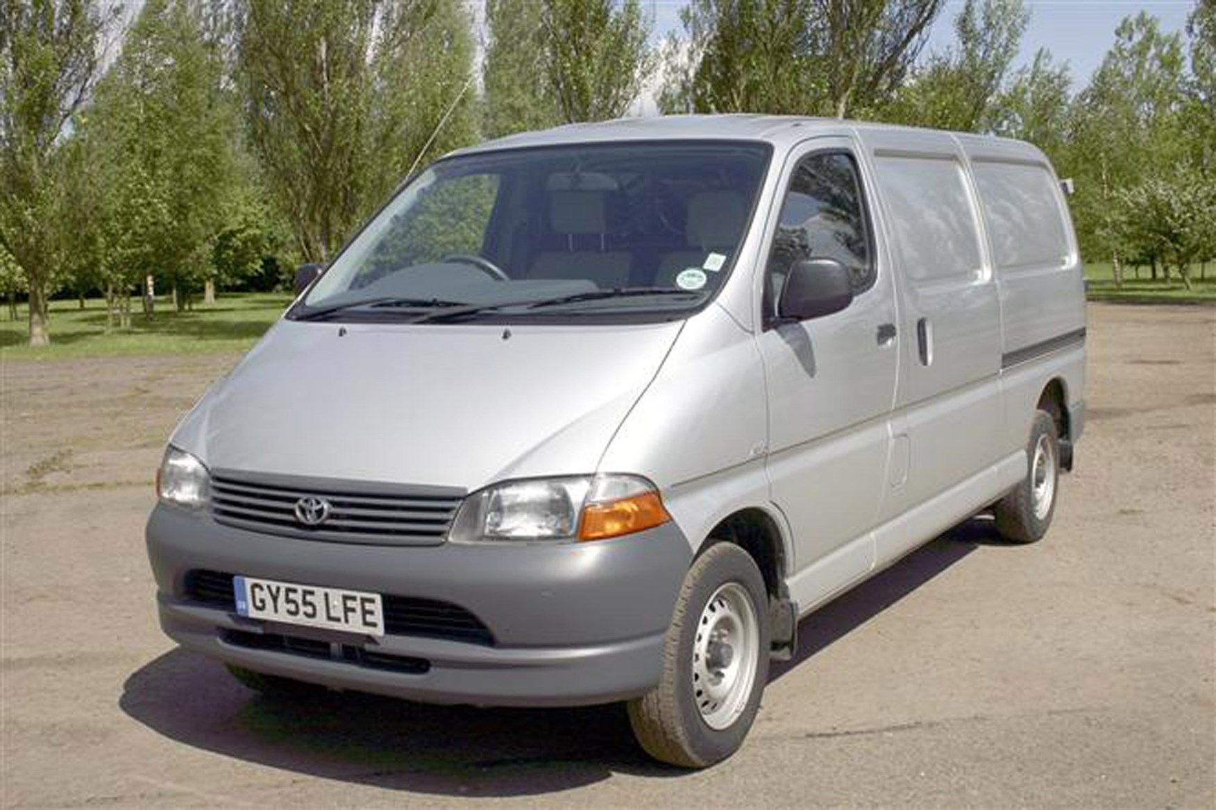 Toyota Hiace review on Parkers Vans - exterior