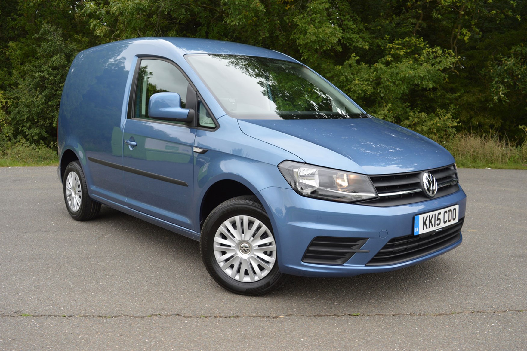 blue volkswagen caddy