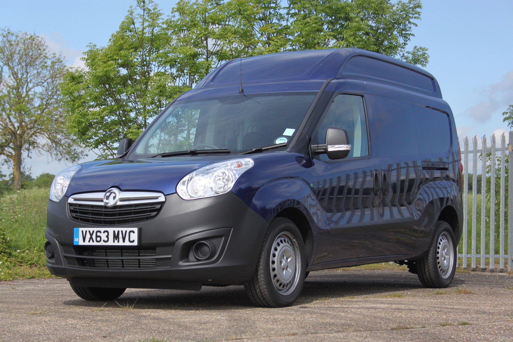 Vauxhall Combo full review on Parkers Vans - exterior