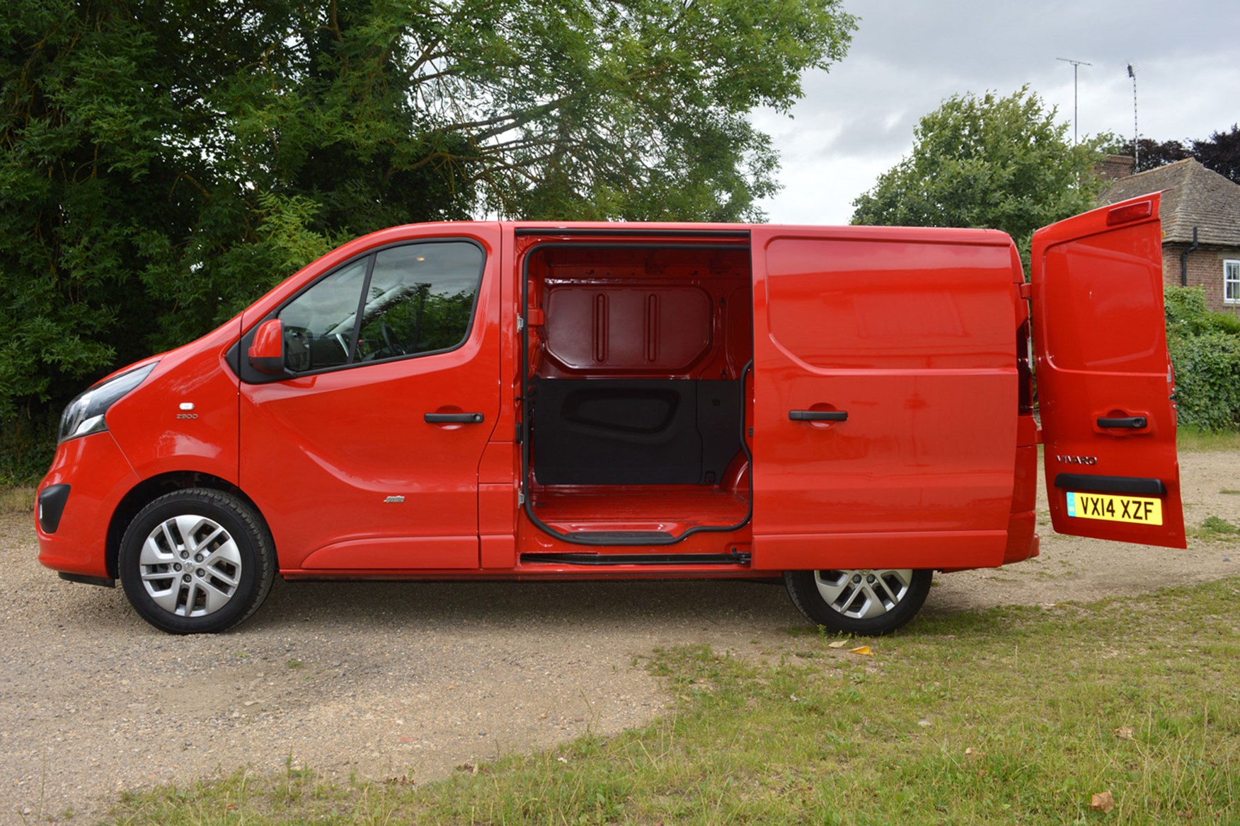 Vauxhall Vivaro Van Review (2014-2019) | Parkers