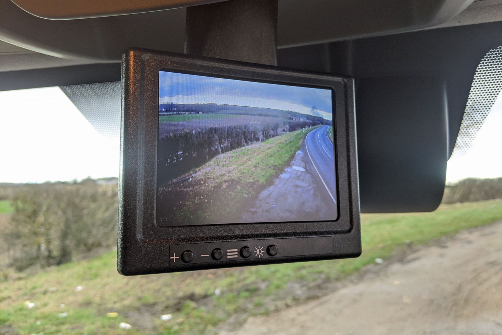 Vauxhall Movano 150hp FWD review - permanent rear view camera system, 2020