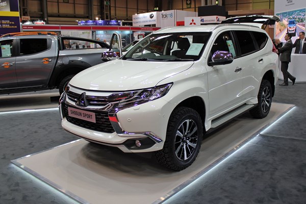 Is an SUV? Is it a pickup? No, it’s the Mitsubishi Shogun Sport ...