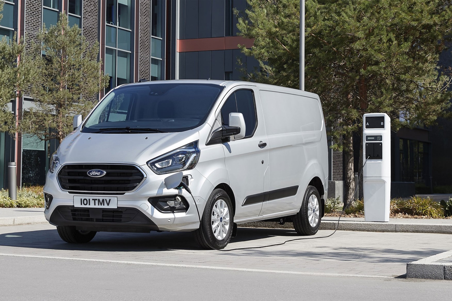 Ford Transit Custom Plug In Hybrid Electric Van Latest News Including Pictures Engine Details