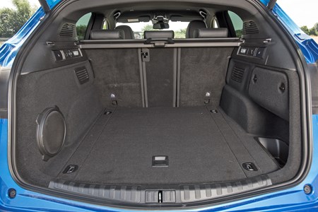 Alfa Romeo Stelvio 2021 Practicality Boot Space Dimensions Parkers