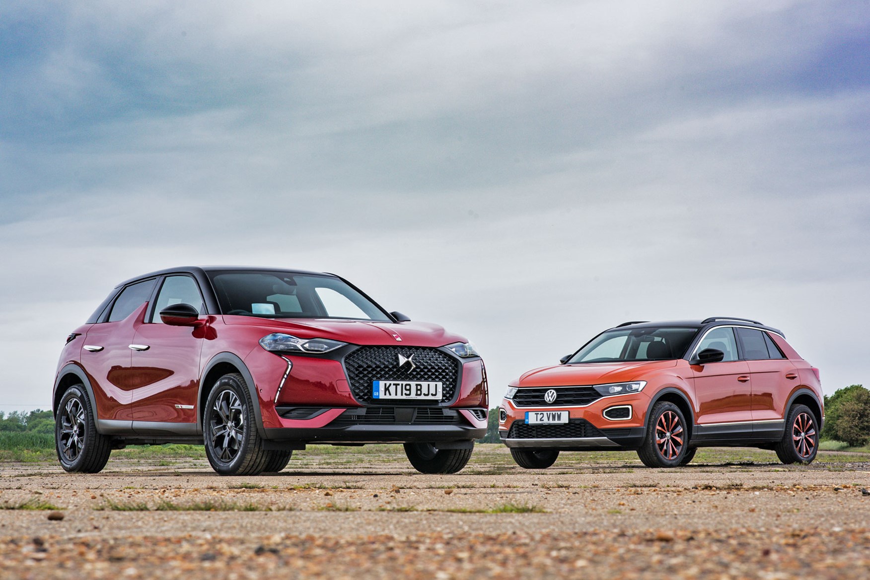 Ds 3 Crossback Vs Volkswagen T Roc Parkers