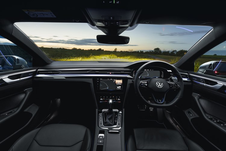 Volkswagen Arteon Shooting Brake (2021) interior view