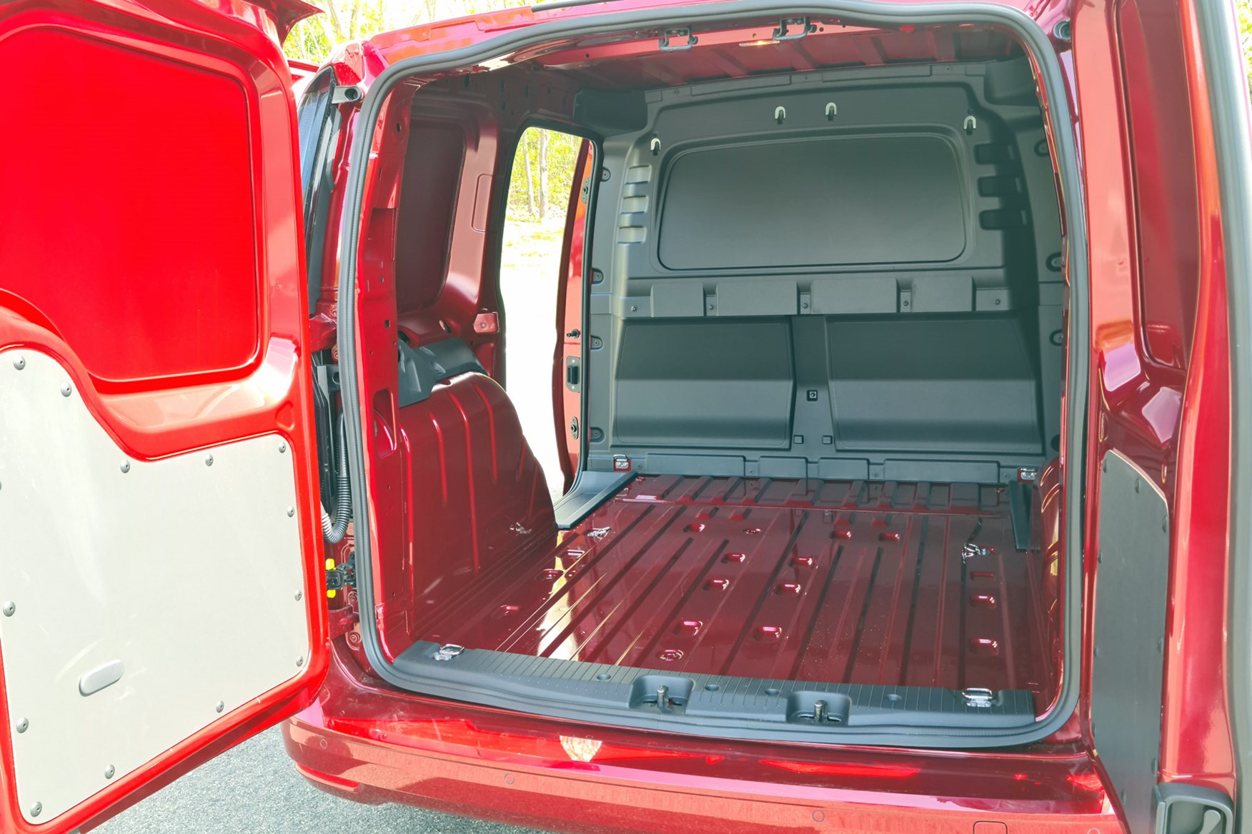 Volkswagen Caddy Cargo 1.5 TSI petrol review - load area