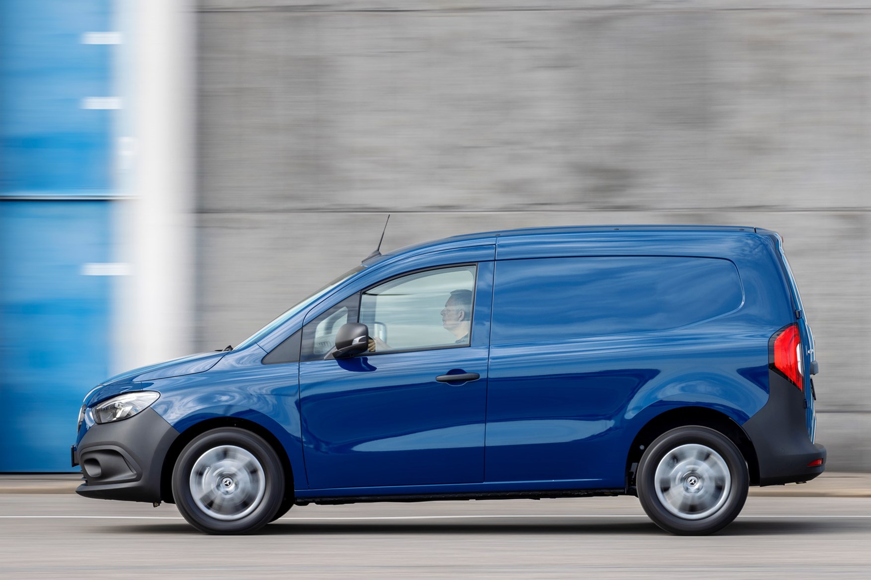 Mercedes-Benz Citan review - side view, blue, driving, panel van
