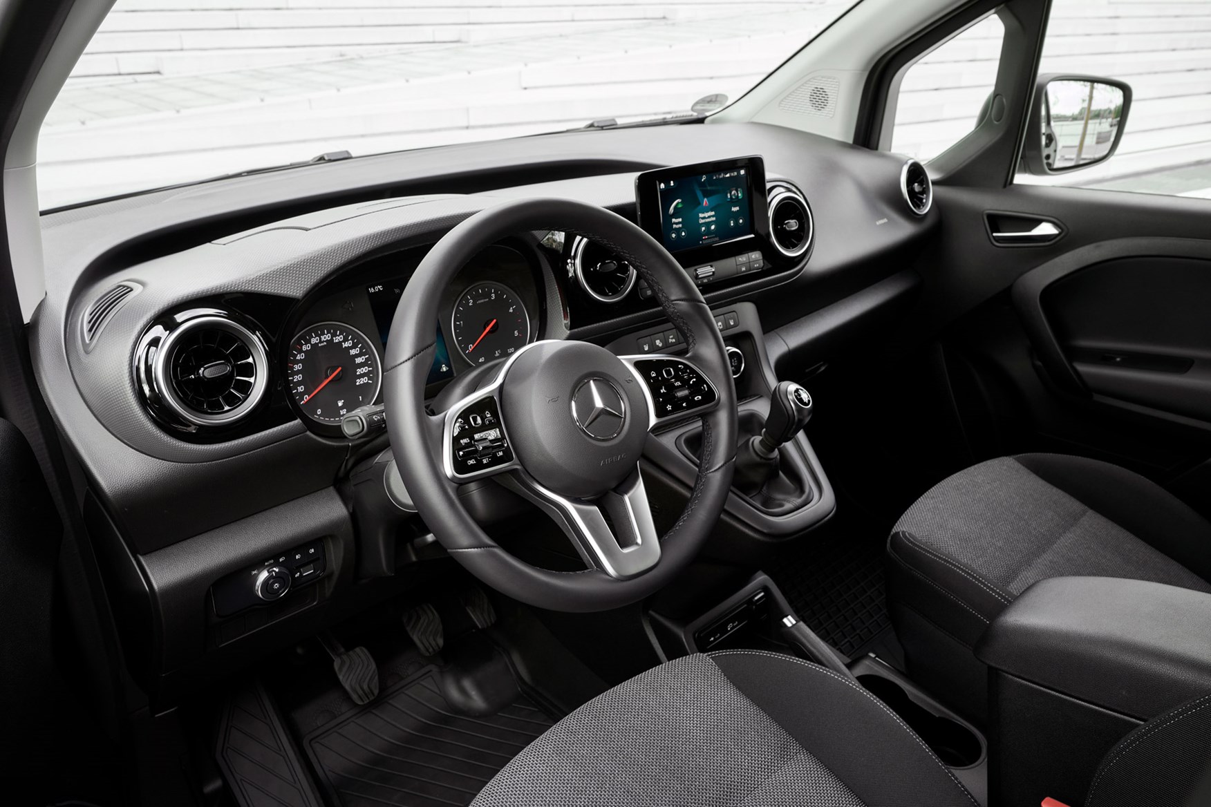 Mercedes-Benz Citan review - cab interior