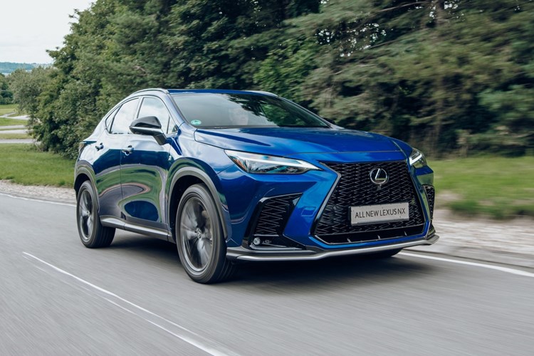 Lexus NX front tracking