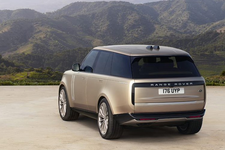Range Rover review (2022) rear view