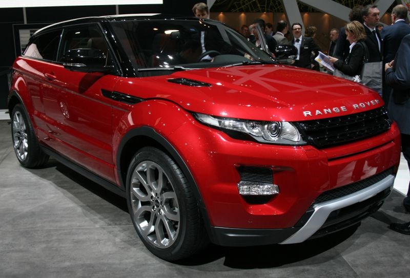 Land Rover range Rover Evoque красный