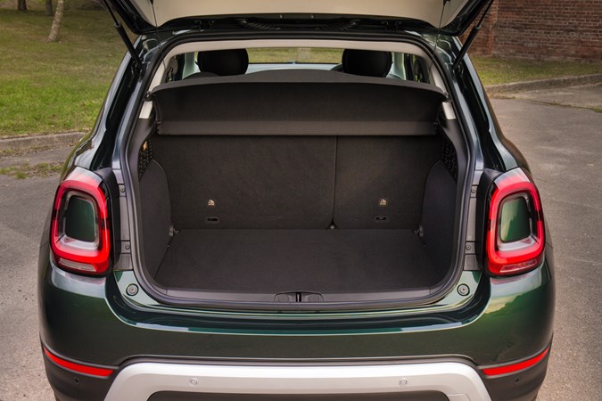 Fiat 500X luggage capacity boot load space