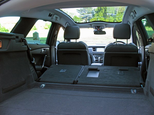 Peugeot 508 SW luggage space