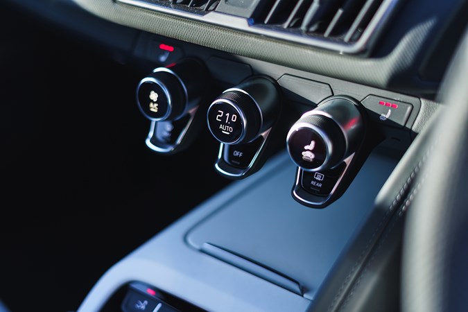 Audi R8 Coupe climate control 2020