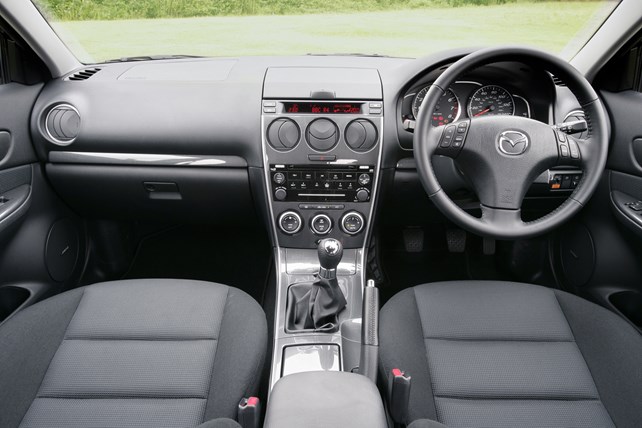 used-mazda-6-hatchback-2002-2007-interior