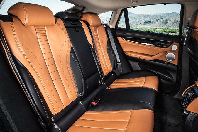 BMW X6 (2014) rear seats