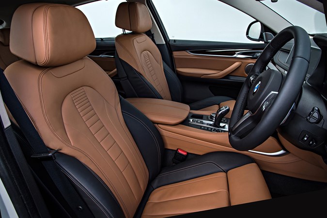 BMW X6 (2014) front seats