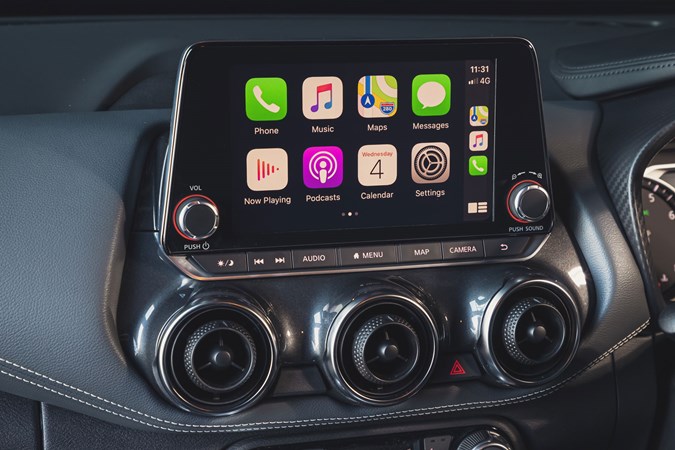 2020 Nissan Juke infotainment with Apple CarPlay display