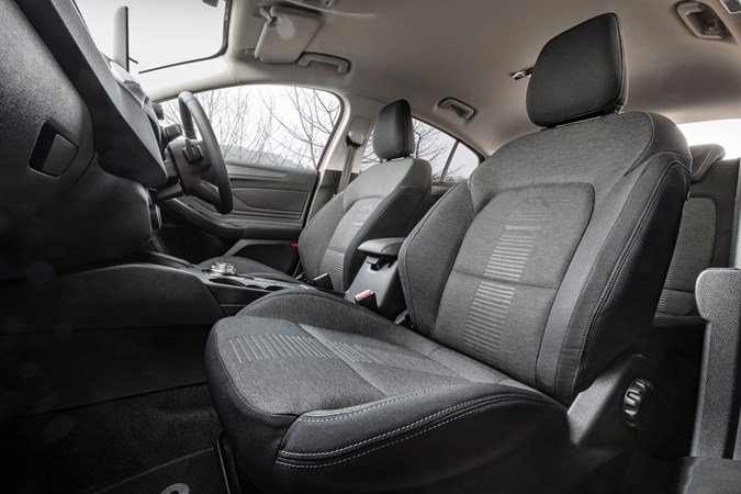 2019 Ford Focus Active X front seats