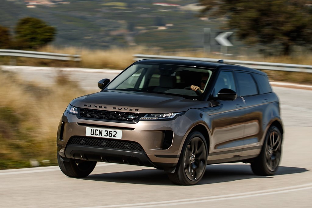 Range Rover Evoque (2024) boot space & practicality