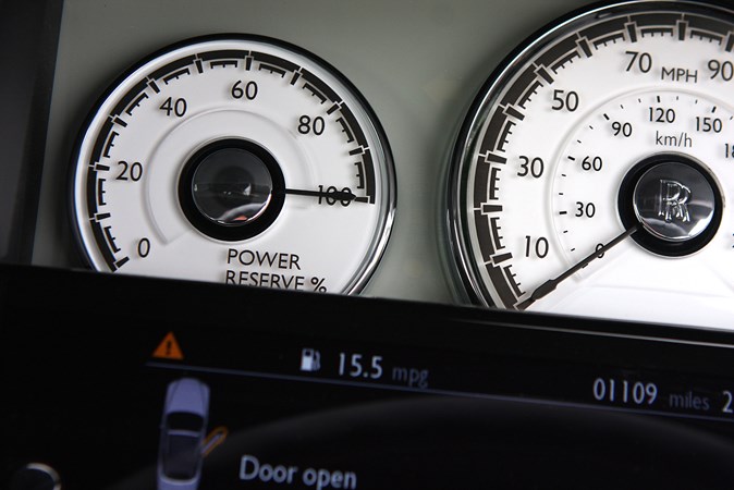 The power reserve meter of the Rolls-Royce Dawn