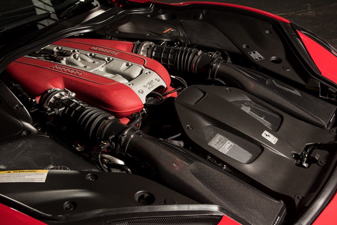 Ferrari 812 Superfast engine 2019