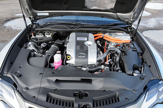Lexus RC 300h engine