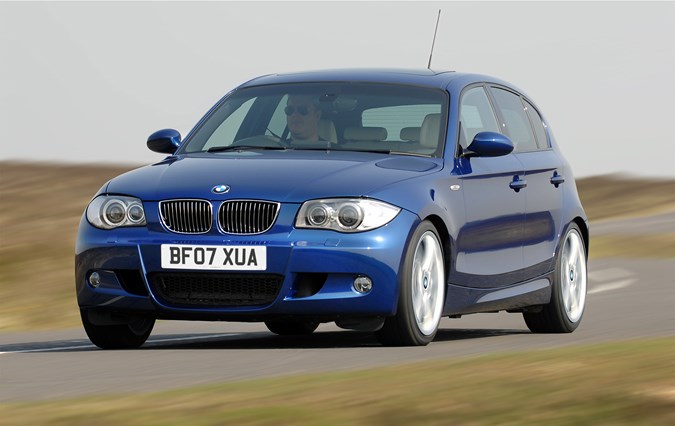 BMW 1 Series 2004-2011 front view, blue, driving, engines and handling
