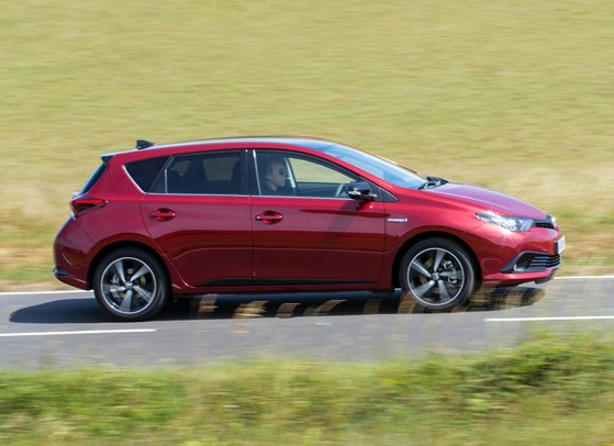 Toyota Auris driving side