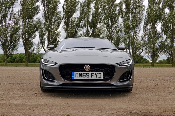 Jaguar F-Type P450 (2020), front