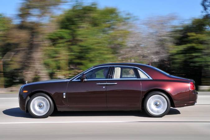 Rolls-Royce Ghost Saloon side dynamic